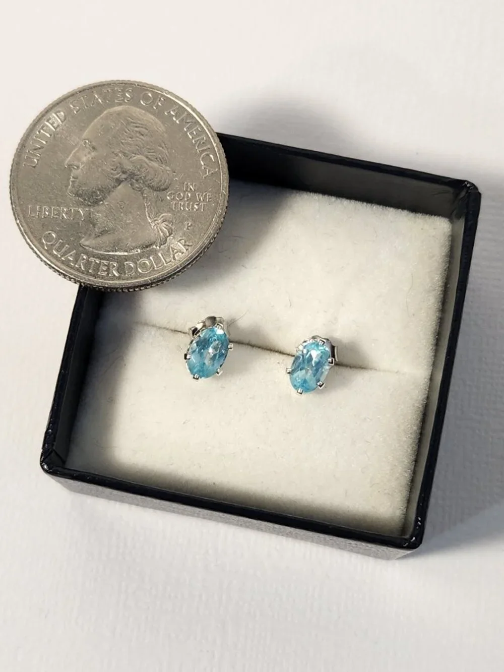 NIB Natural Blue Apatite 7x5mm 925 Stud Earrings